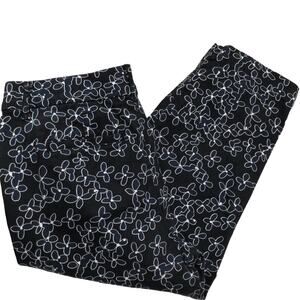 St. John’s Bay Black Floral Print Cotton Crop Pants size 4
